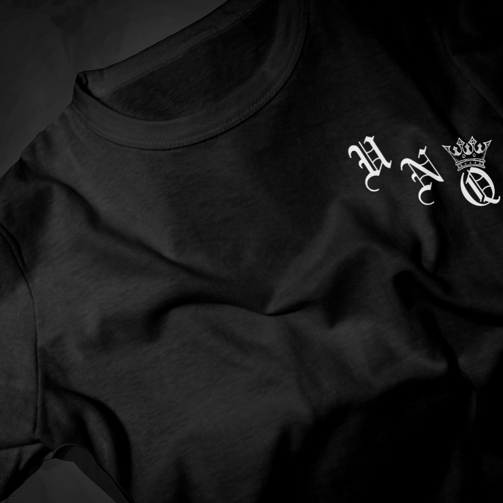 Underdogs Never Quit: Old English Long Sleeve T-Shirt (Black)